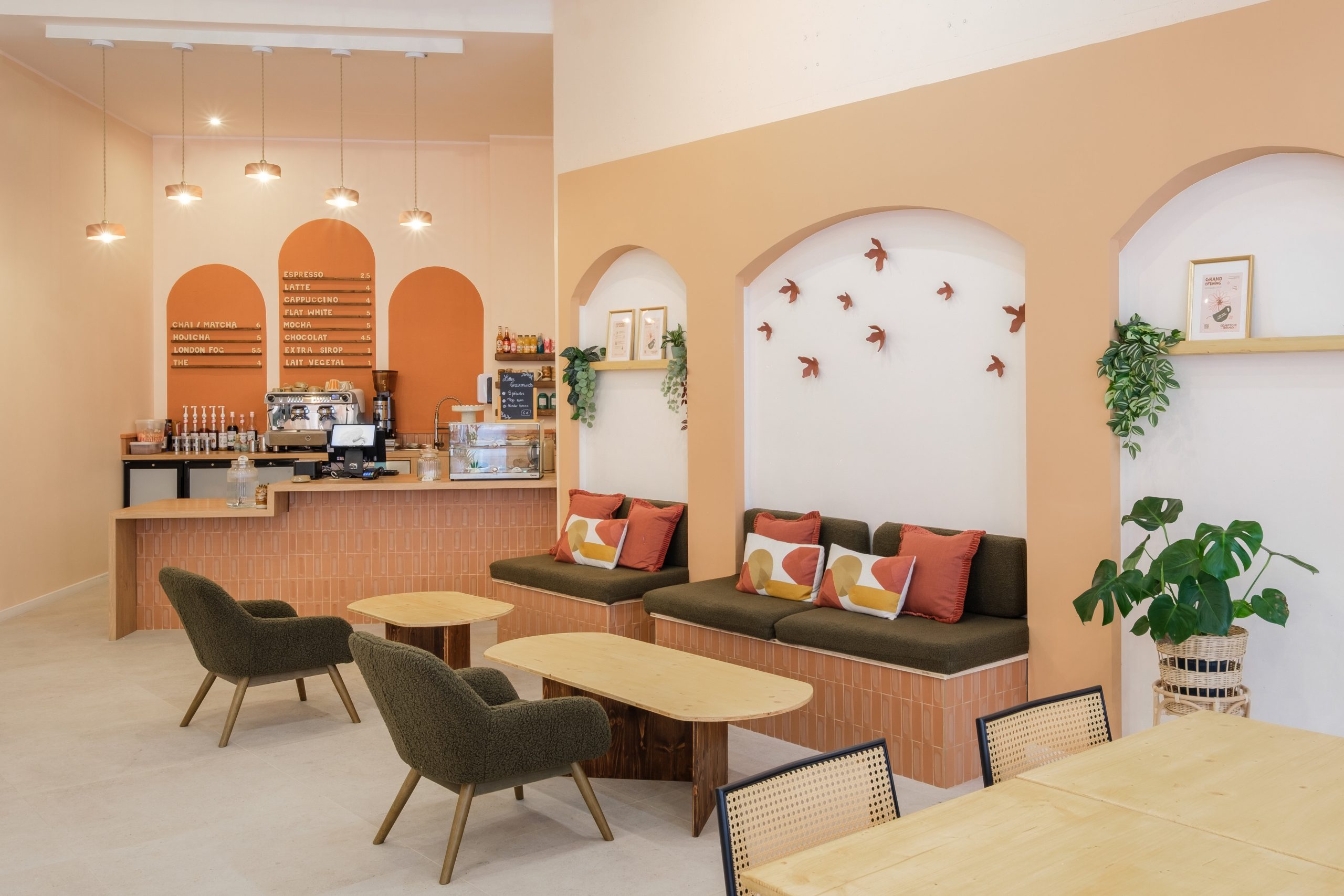 Architecte d’intérieur KLZ Studio – bar et espace coffee shop d’un café céramique à Antibes